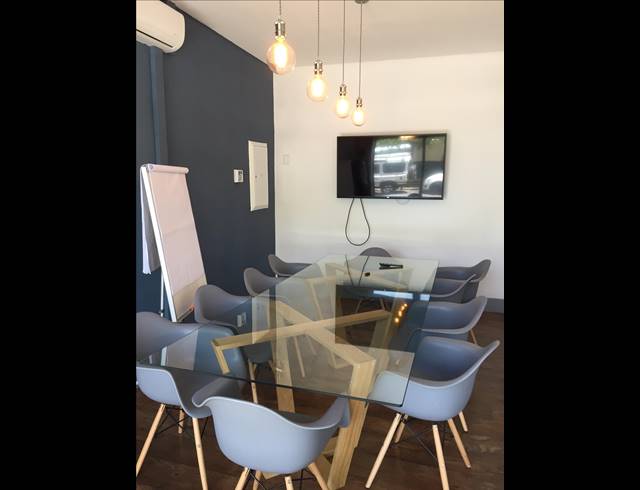 330M² OFFICE RENTED IN WESTLAKE